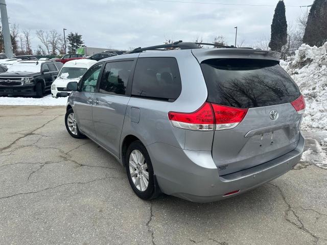 Photo 2 VIN: 5TDDK3DC9DS068902 - TOYOTA SIENNA XLE 