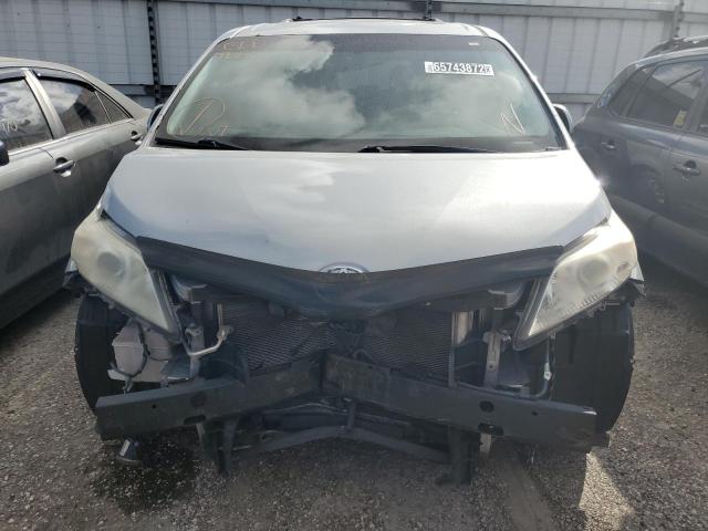 Photo 4 VIN: 5TDDK3DC9ES078346 - TOYOTA SIENNA XLE 