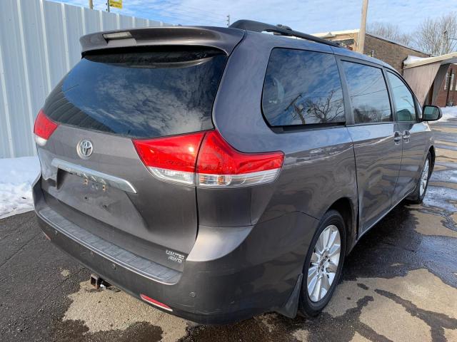 Photo 2 VIN: 5TDDK3DCXBS003540 - TOYOTA SIENNA XLE 