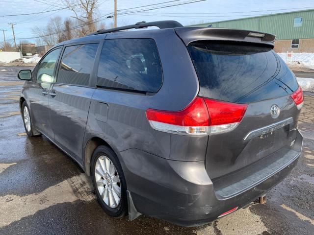 Photo 3 VIN: 5TDDK3DCXBS003540 - TOYOTA SIENNA XLE 