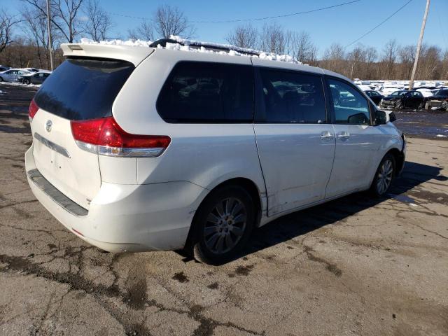 Photo 2 VIN: 5TDDK3DCXBS005532 - TOYOTA SIENNA XLE 