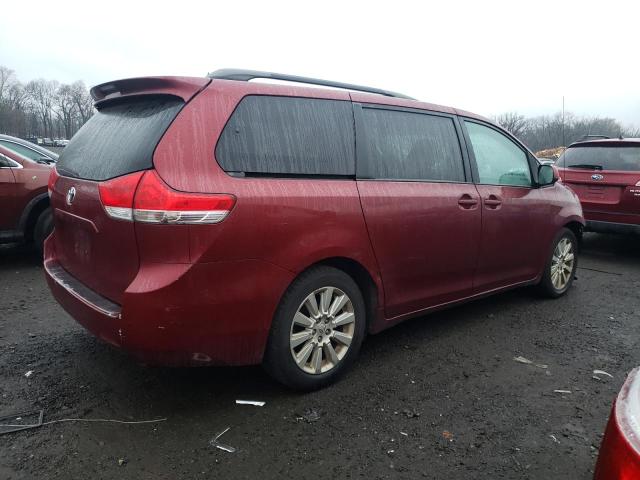 Photo 2 VIN: 5TDDK3DCXBS006695 - TOYOTA SIENNA XLE 