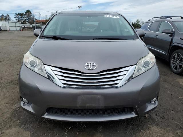 Photo 4 VIN: 5TDDK3DCXBS019561 - TOYOTA SIENNA XLE 