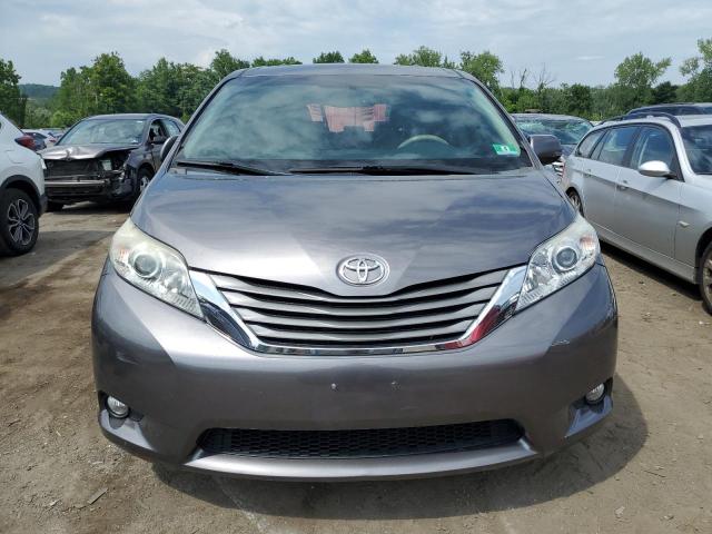 Photo 4 VIN: 5TDDK3DCXBS027790 - TOYOTA SIENNA XLE 