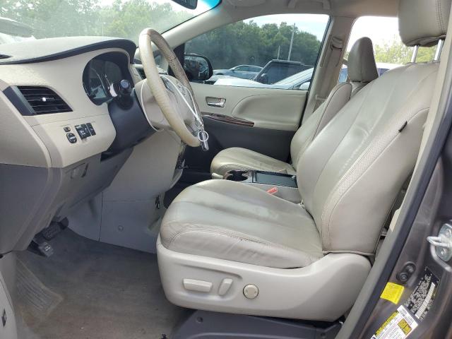 Photo 6 VIN: 5TDDK3DCXBS027790 - TOYOTA SIENNA XLE 