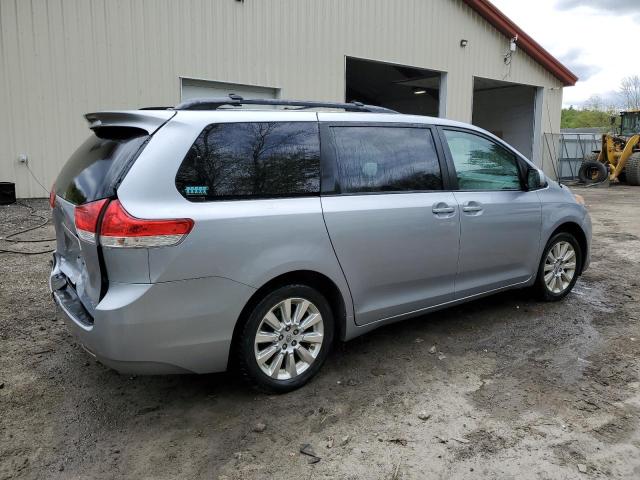 Photo 2 VIN: 5TDDK3DCXCS031937 - TOYOTA SIENNA XLE 