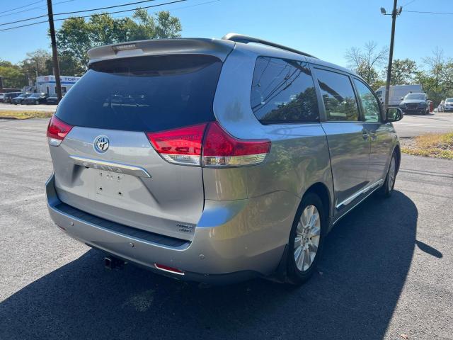 Photo 3 VIN: 5TDDK3DCXCS038256 - TOYOTA SIENNA XLE 