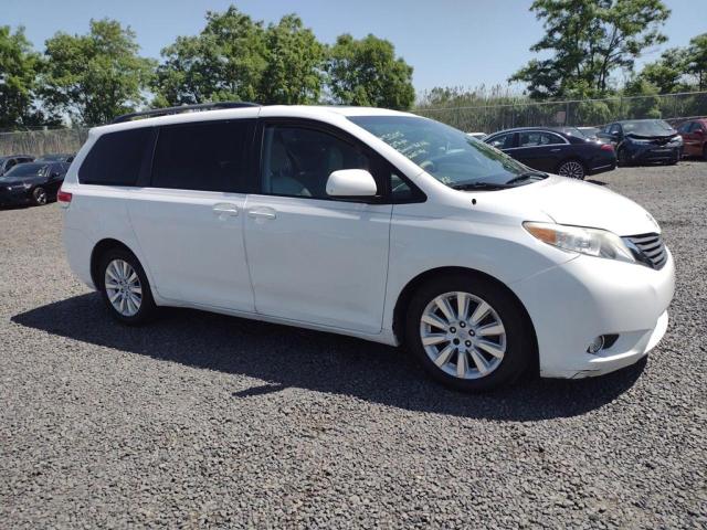 Photo 2 VIN: 5TDDK3DCXCS038497 - TOYOTA SIENNA XLE 