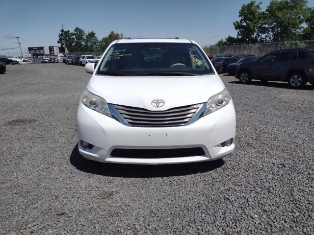 Photo 4 VIN: 5TDDK3DCXCS038497 - TOYOTA SIENNA XLE 