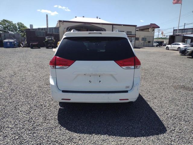 Photo 5 VIN: 5TDDK3DCXCS038497 - TOYOTA SIENNA XLE 