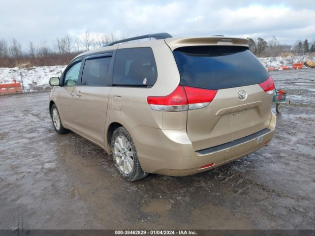 Photo 2 VIN: 5TDDK3DCXCS047040 - TOYOTA SIENNA 