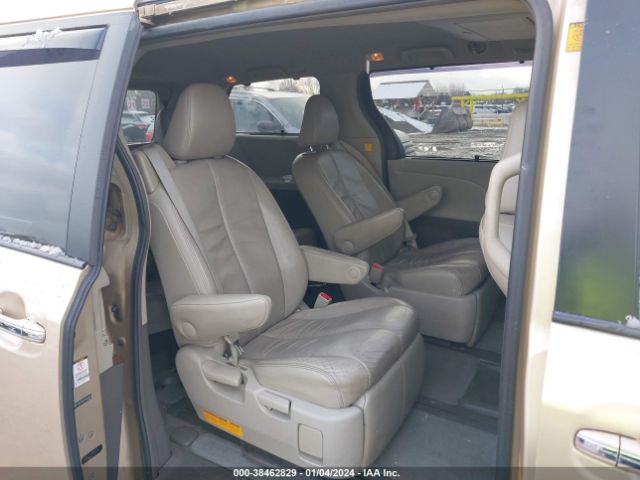 Photo 7 VIN: 5TDDK3DCXCS047040 - TOYOTA SIENNA 