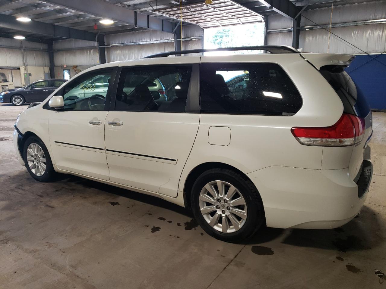 Photo 1 VIN: 5TDDK3DCXCS047247 - TOYOTA SIENNA 