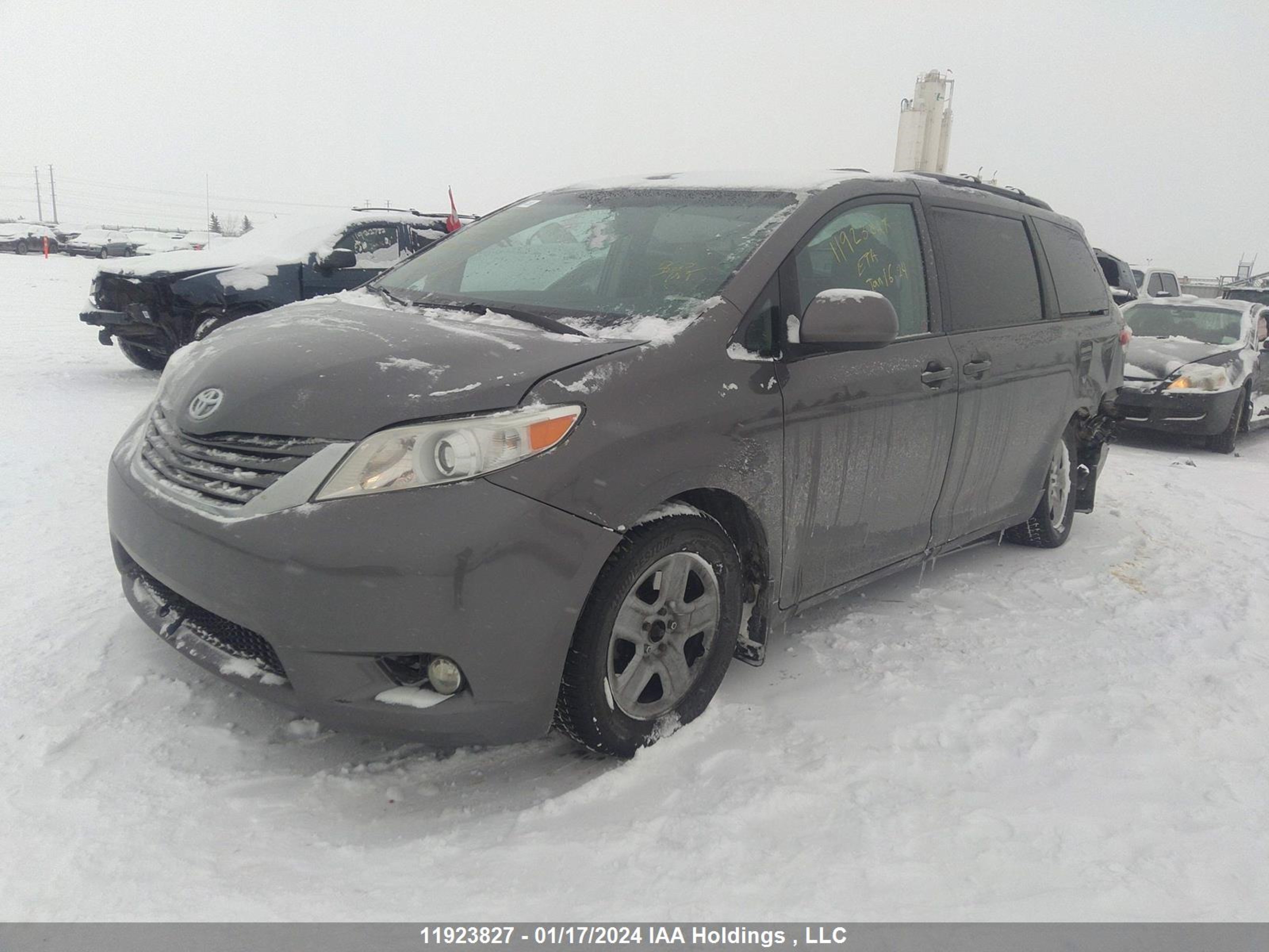 Photo 1 VIN: 5TDDK3DCXDS064986 - TOYOTA SIENNA 