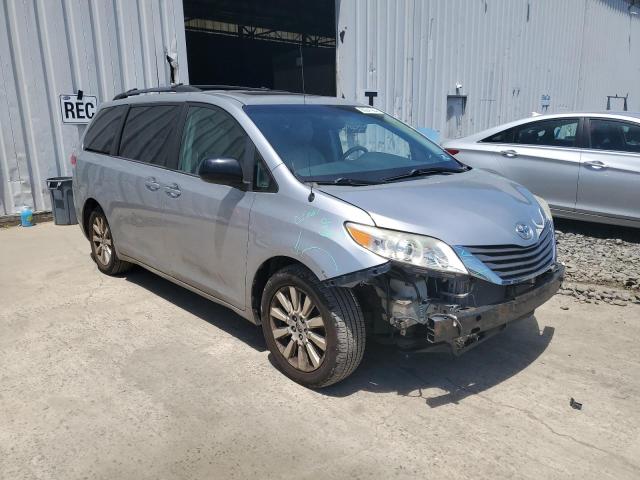 Photo 3 VIN: 5TDDK3DCXES071471 - TOYOTA SIENNA XLE 