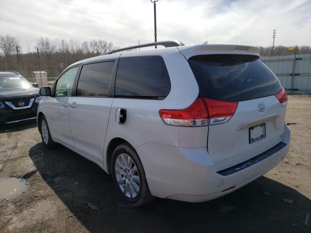 Photo 2 VIN: 5TDDK3DCXES092921 - TOYOTA SIENNA XLE 