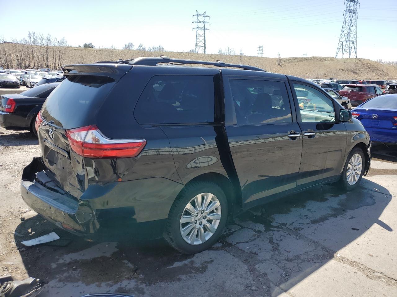 Photo 2 VIN: 5TDDK3DCXFS121867 - TOYOTA SIENNA 