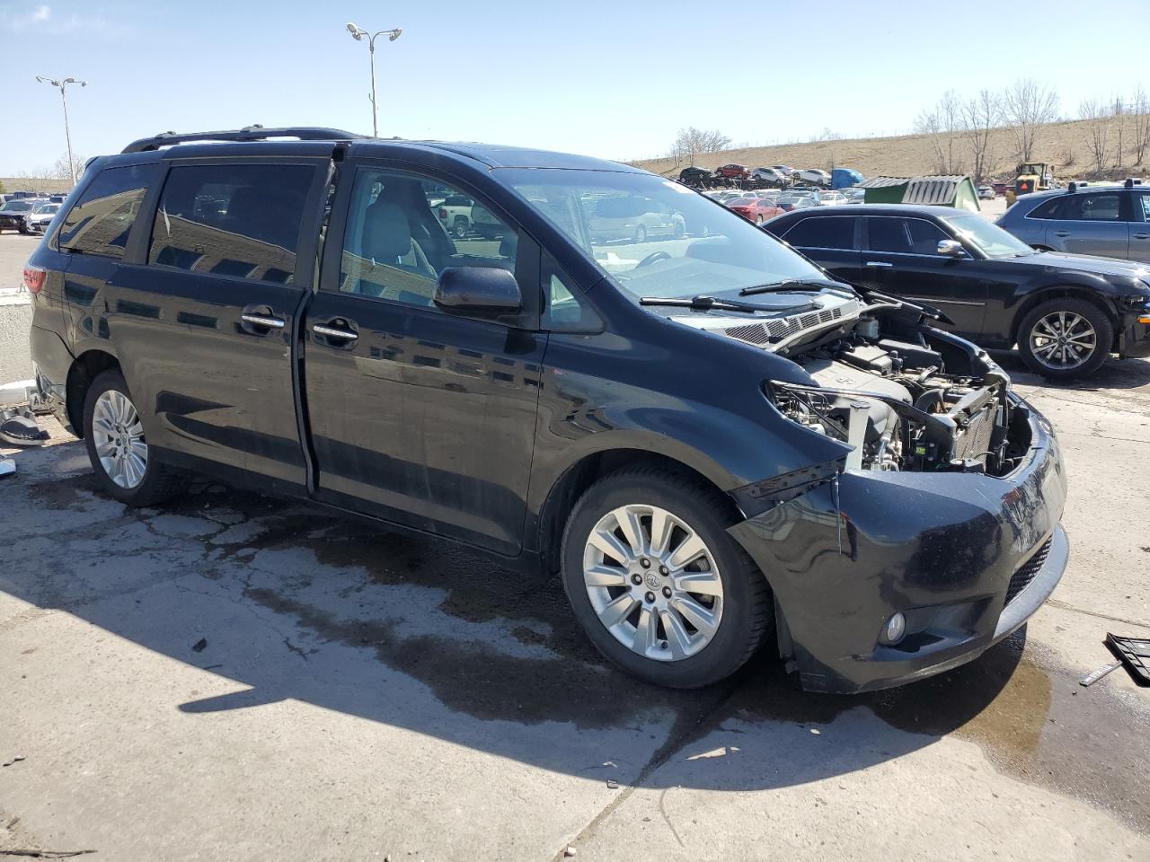 Photo 3 VIN: 5TDDK3DCXFS121867 - TOYOTA SIENNA 