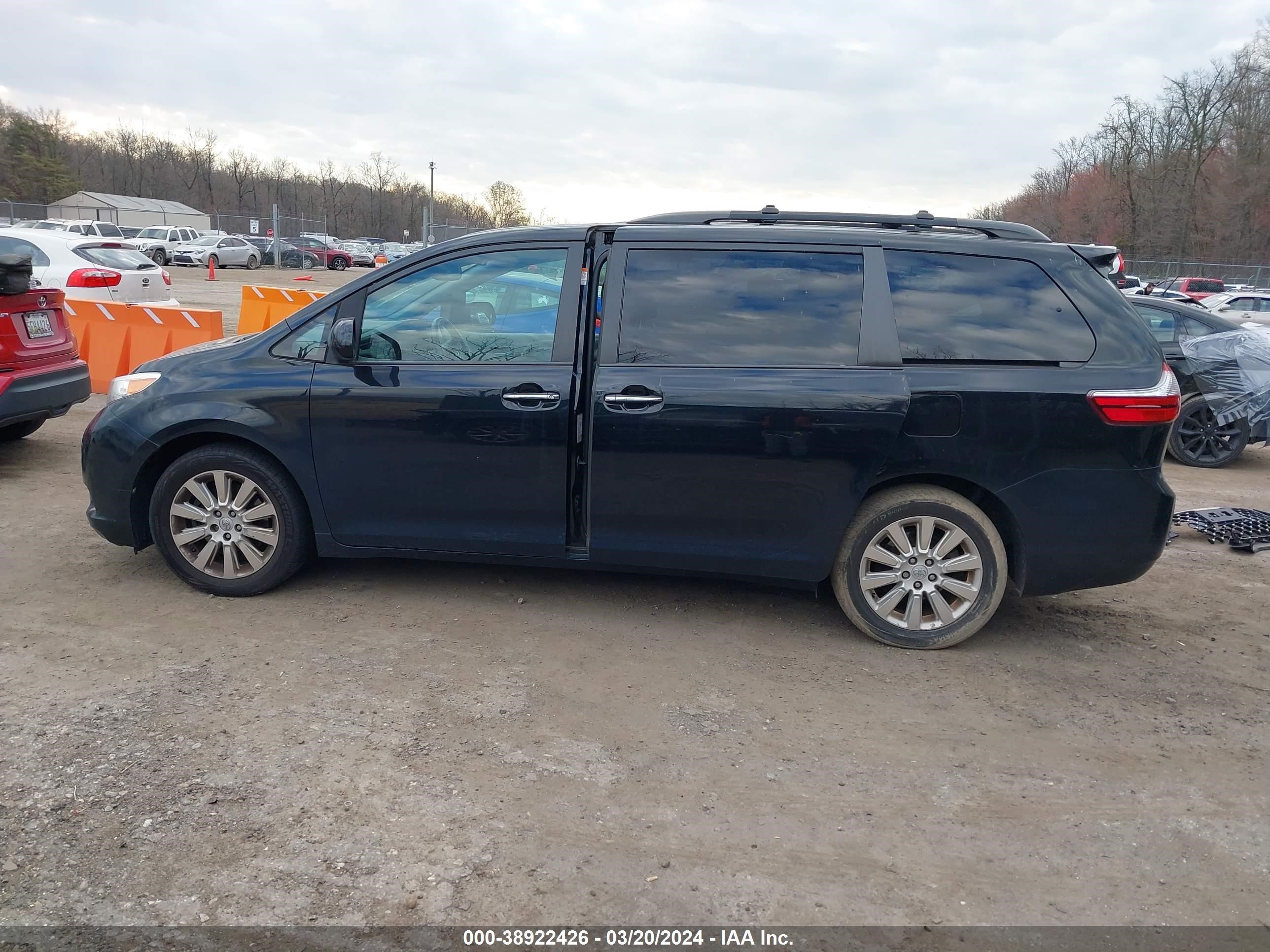 Photo 12 VIN: 5TDDK3DCXFS125336 - TOYOTA SIENNA 