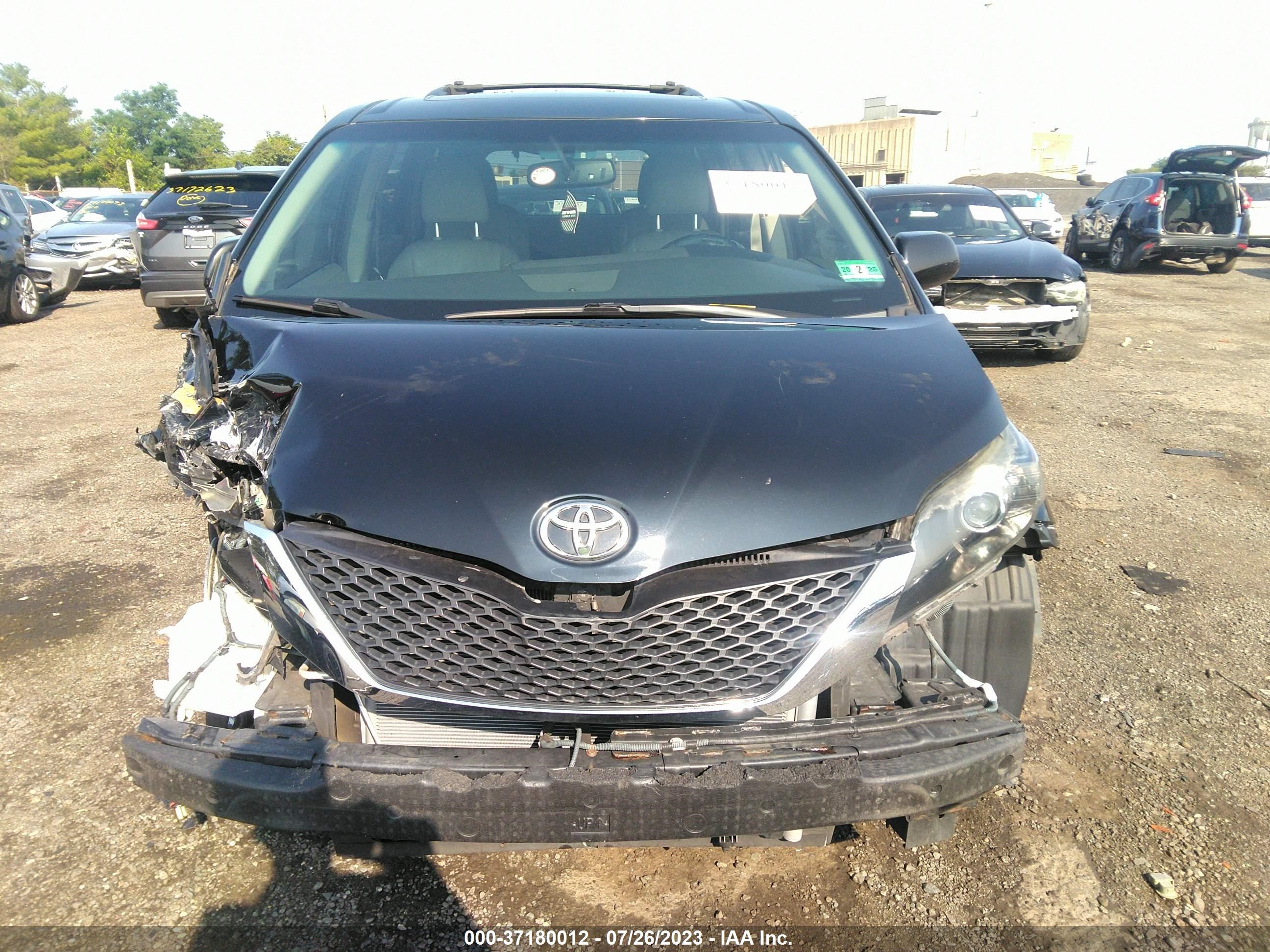 Photo 11 VIN: 5TDDK3DCXGS131770 - TOYOTA SIENNA 