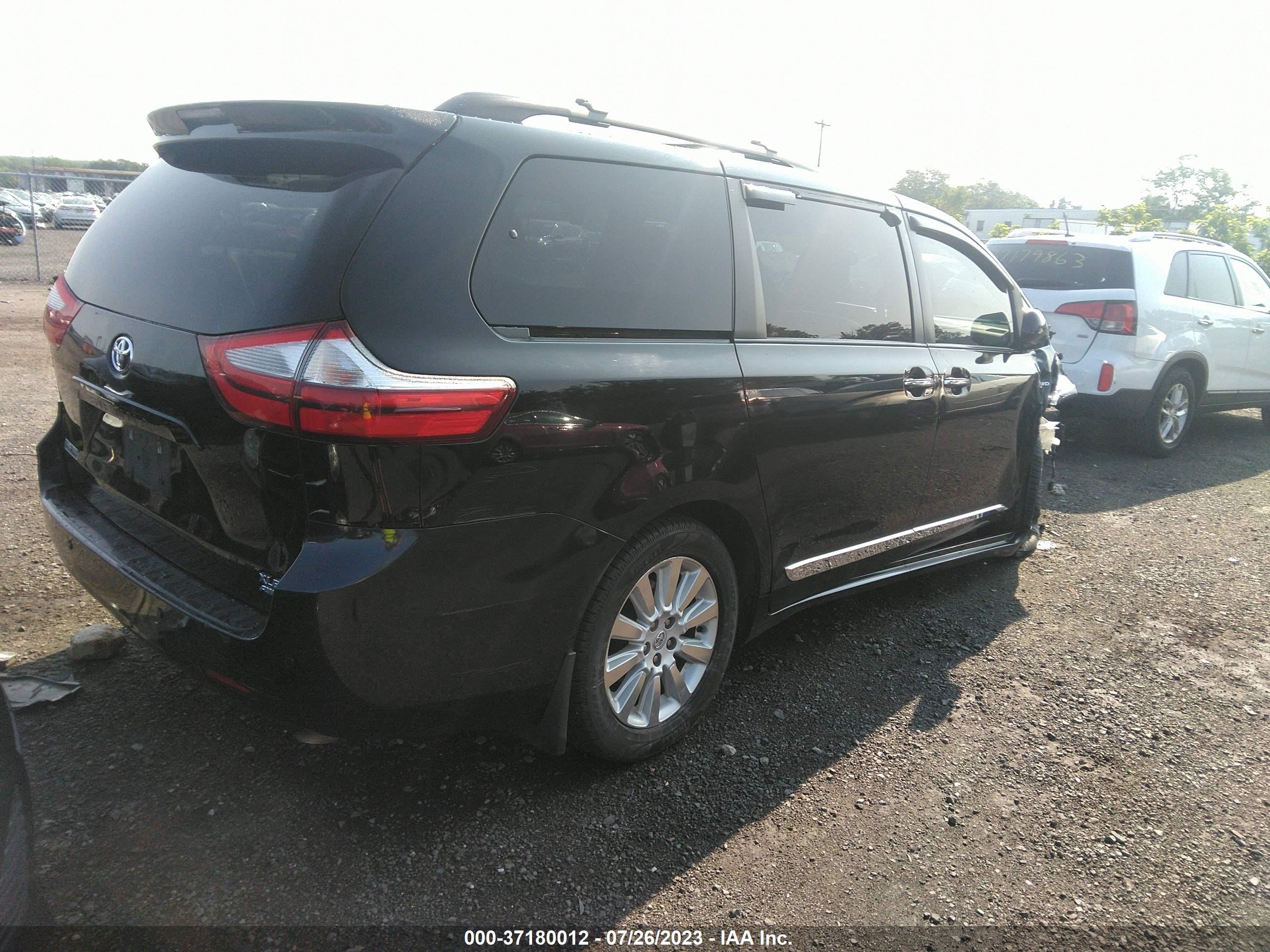 Photo 3 VIN: 5TDDK3DCXGS131770 - TOYOTA SIENNA 