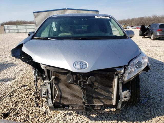 Photo 4 VIN: 5TDDK3DCXGS136905 - TOYOTA SIENNA XLE 