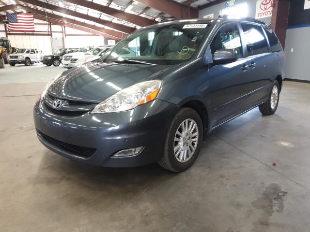 Photo 1 VIN: 5TDDK4CC0AS030137 - TOYOTA SIENNA XLE 