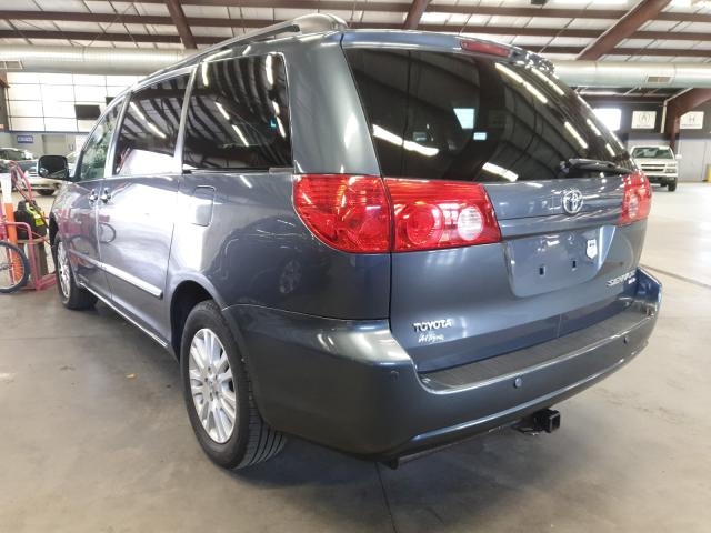 Photo 2 VIN: 5TDDK4CC0AS030137 - TOYOTA SIENNA XLE 