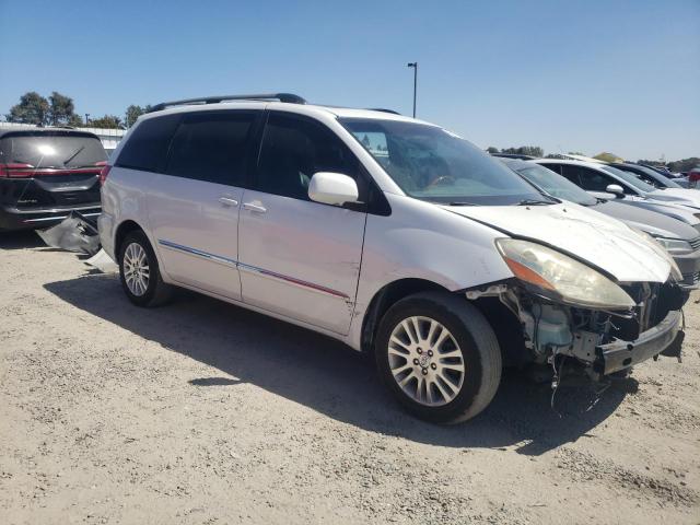 Photo 3 VIN: 5TDDK4CC0AS031112 - TOYOTA SIENNA XLE 