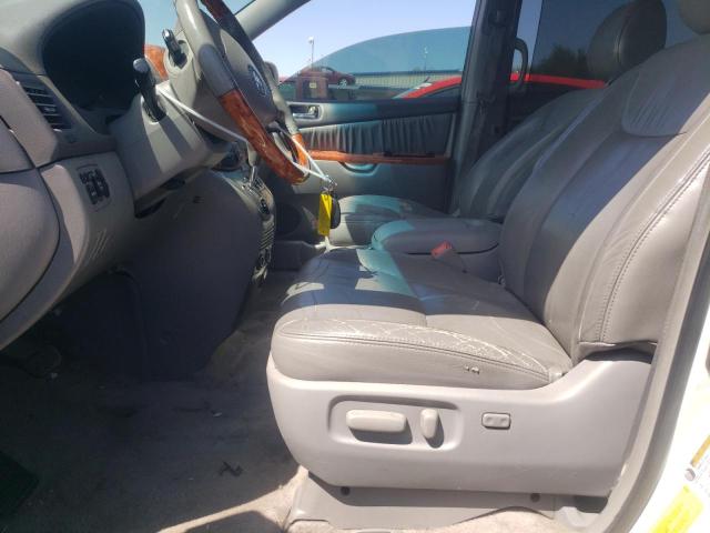 Photo 6 VIN: 5TDDK4CC0AS031112 - TOYOTA SIENNA XLE 