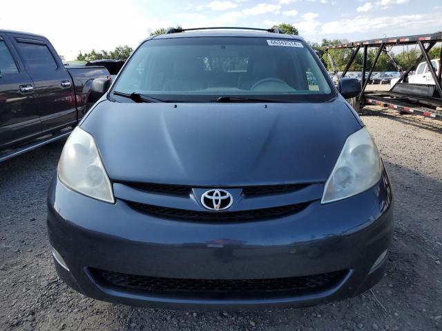 Photo 4 VIN: 5TDDK4CC0AS033166 - TOYOTA SIENNA XLE 