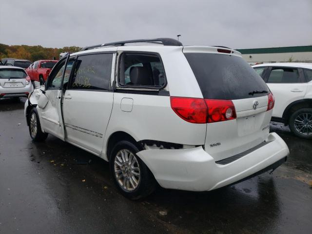 Photo 2 VIN: 5TDDK4CC2AS032374 - TOYOTA SIENNA XLE 