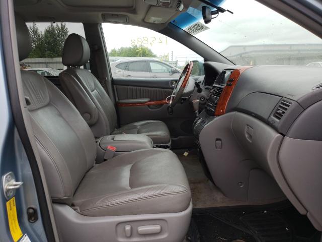 Photo 4 VIN: 5TDDK4CC5AS033793 - TOYOTA SIENNA XLE 