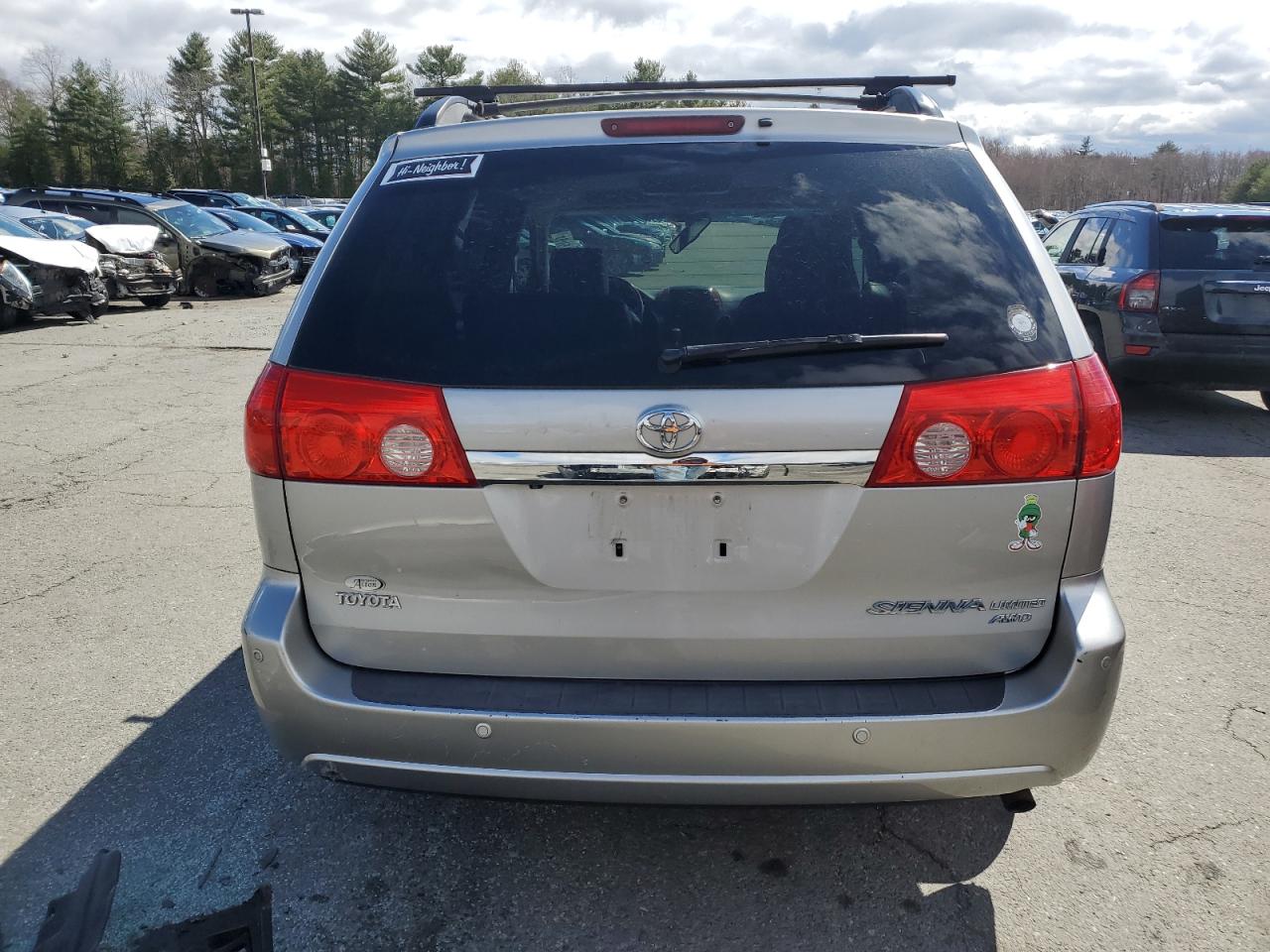 Photo 5 VIN: 5TDDK4CC6AS033396 - TOYOTA SIENNA 