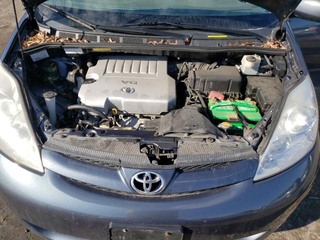 Photo 6 VIN: 5TDDK4CC7AS033195 - TOYOTA SIENNA XLE 