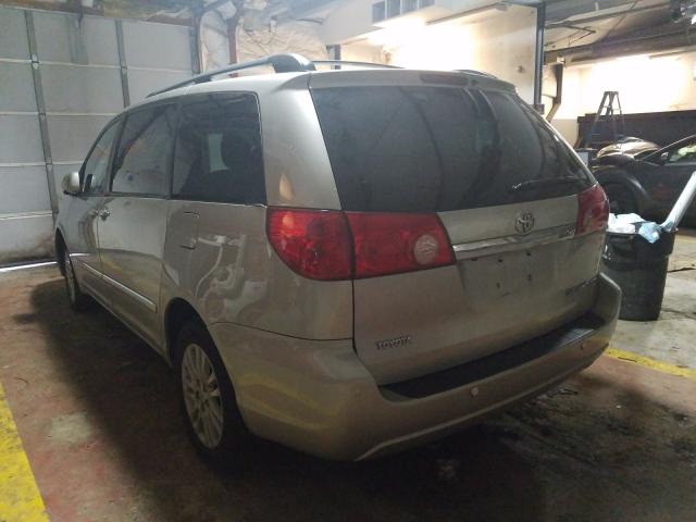 Photo 2 VIN: 5TDDK4CC8AS030127 - TOYOTA SIENNA XLE 