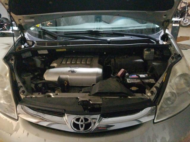 Photo 6 VIN: 5TDDK4CC8AS030127 - TOYOTA SIENNA XLE 