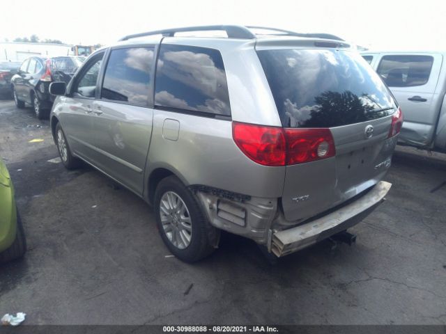 Photo 2 VIN: 5TDDK4CC8AS033643 - TOYOTA SIENNA 