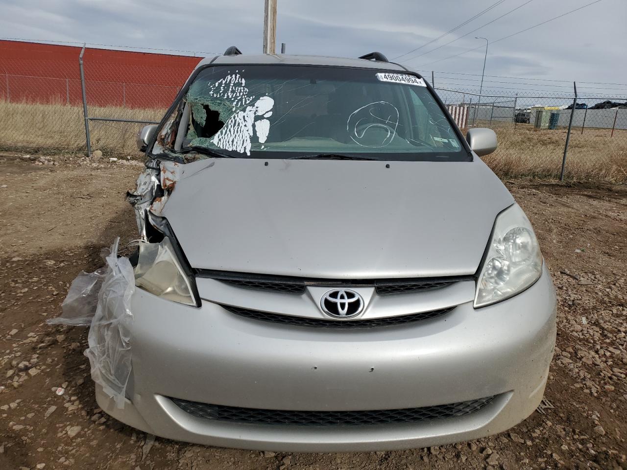 Photo 4 VIN: 5TDDK4CC9AS028953 - TOYOTA SIENNA 