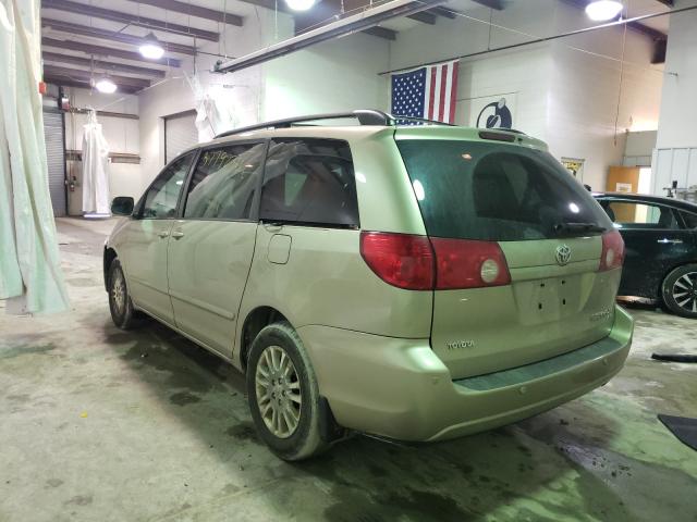 Photo 2 VIN: 5TDDK4CCXAS033577 - TOYOTA SIENNA XLE 