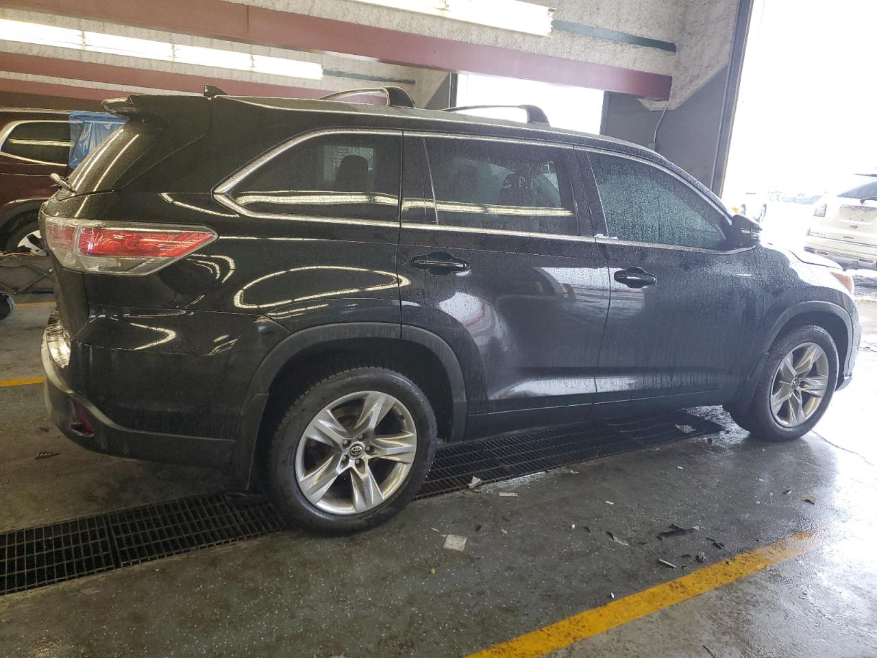 Photo 2 VIN: 5TDDKRFH0GS270365 - TOYOTA HIGHLANDER 