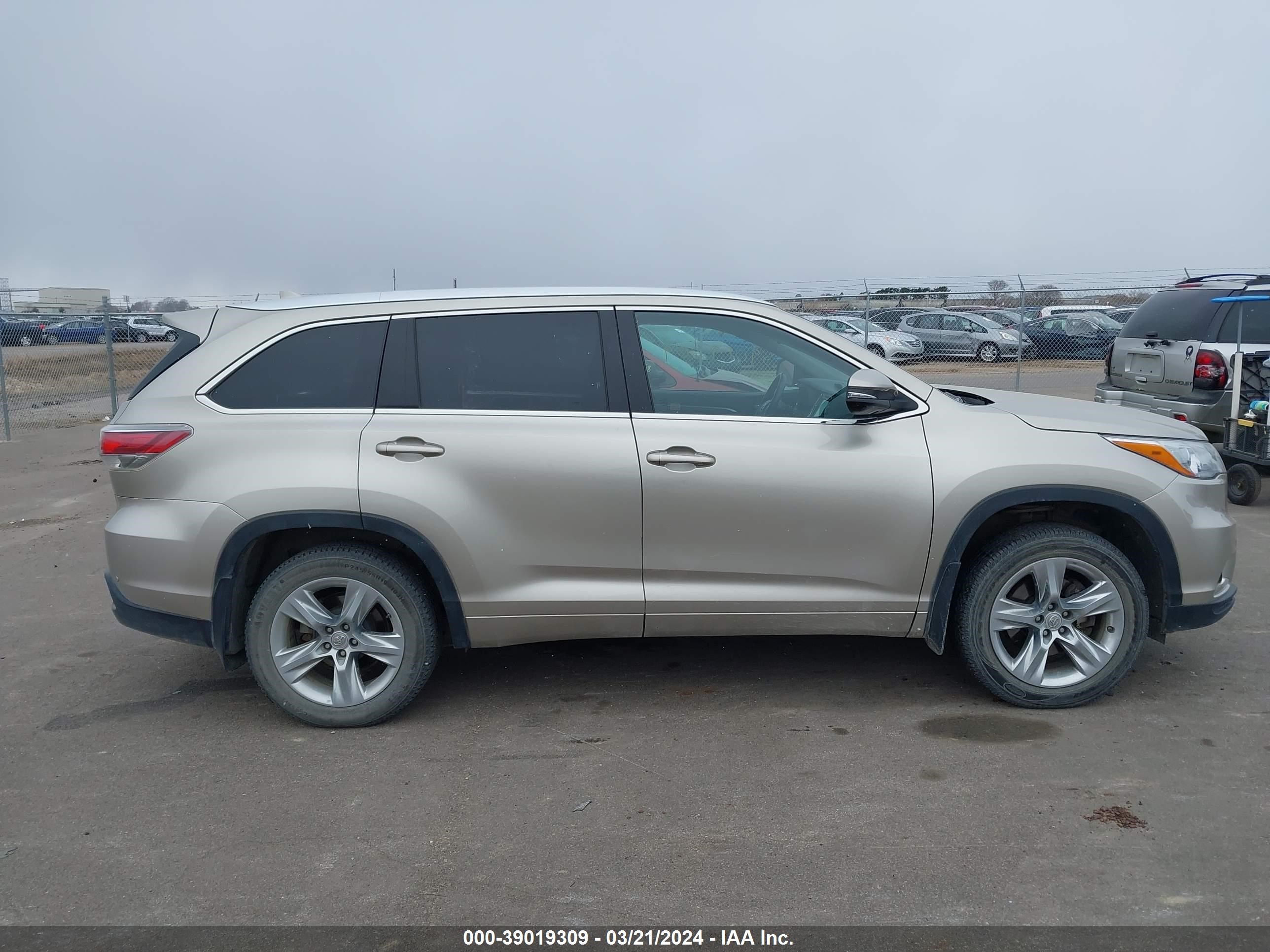 Photo 12 VIN: 5TDDKRFH1ES066574 - TOYOTA HIGHLANDER 