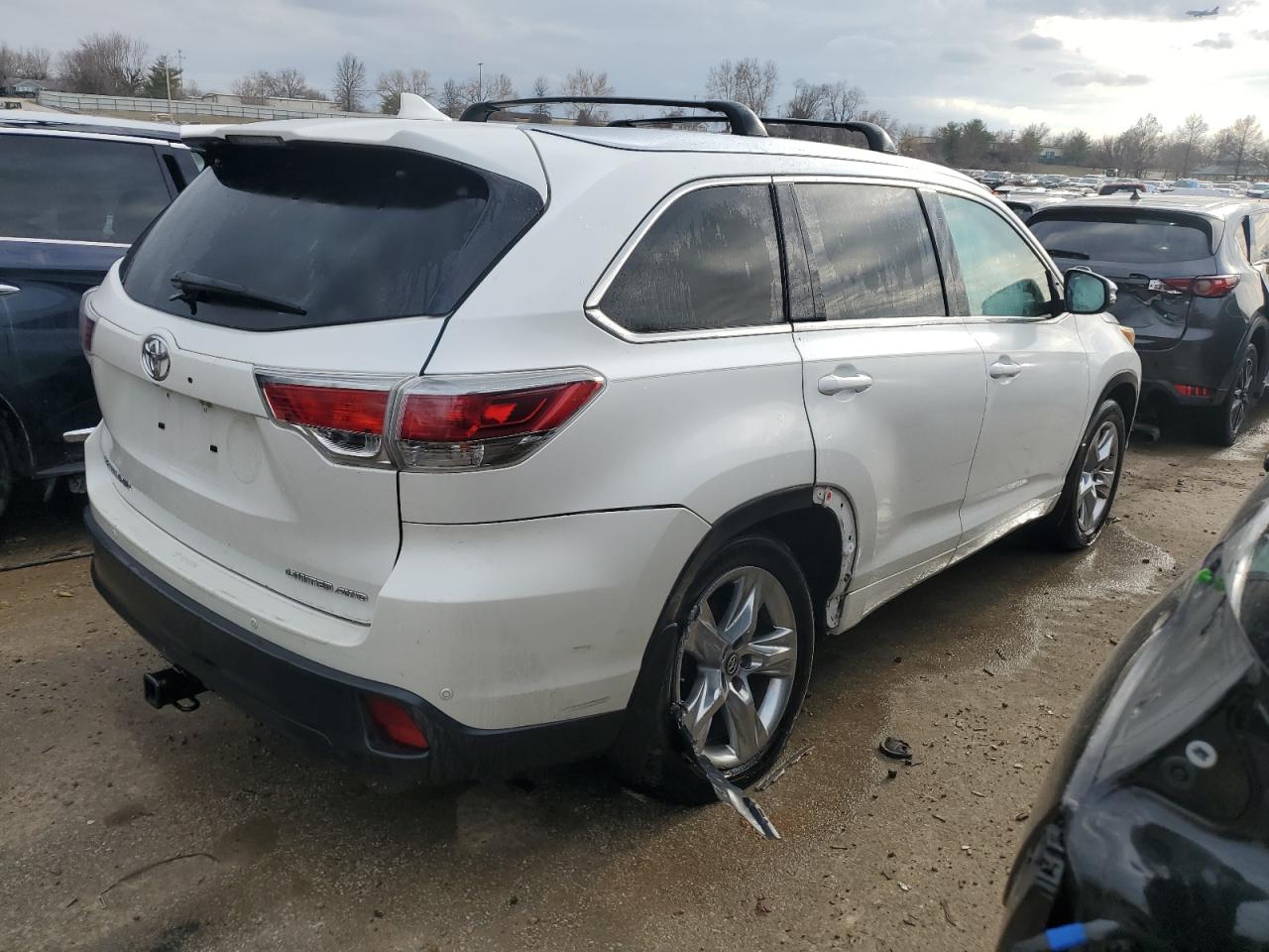 Photo 2 VIN: 5TDDKRFH1GS282668 - TOYOTA HIGHLANDER 