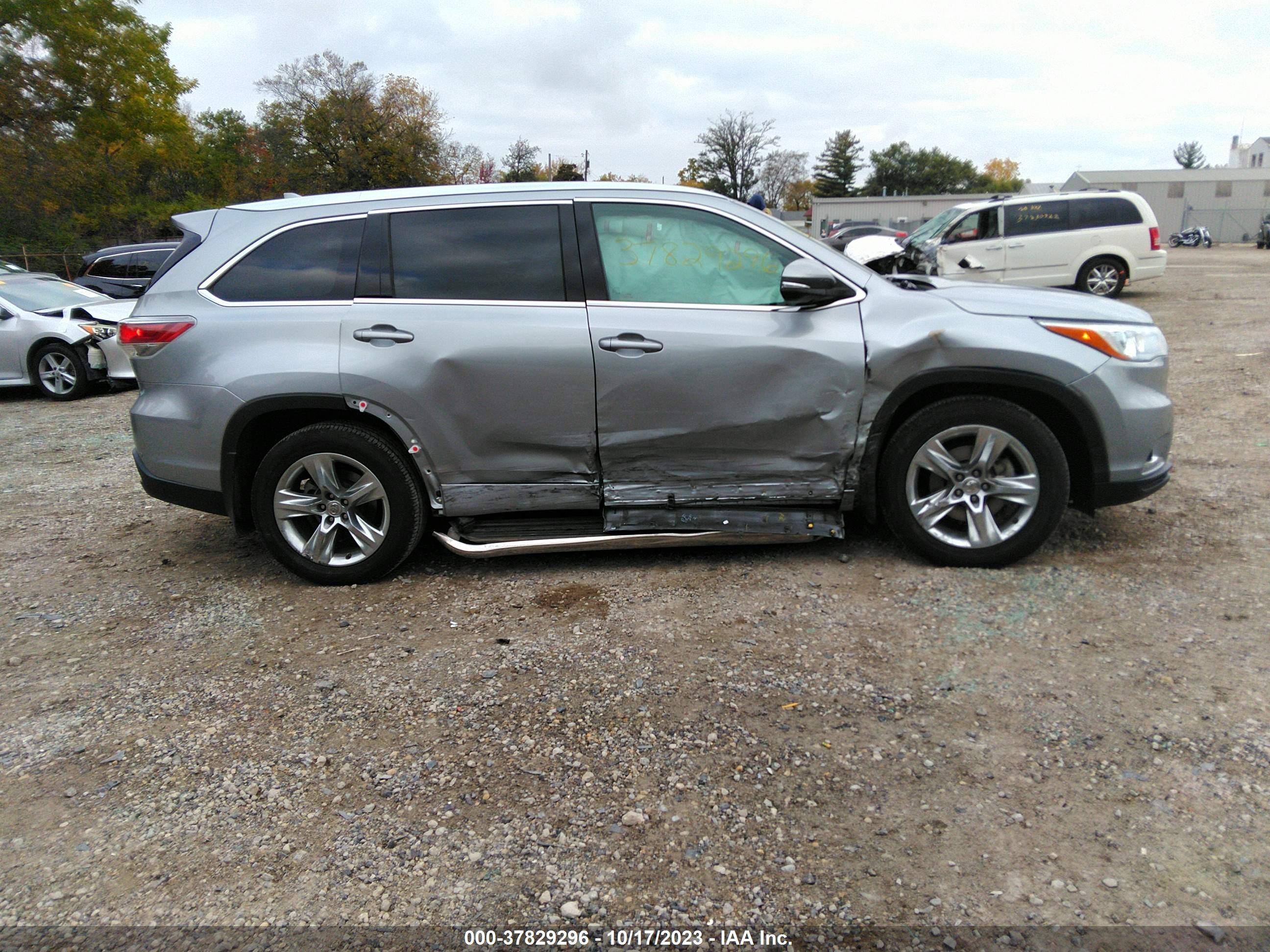 Photo 12 VIN: 5TDDKRFH6ES037751 - TOYOTA HIGHLANDER 