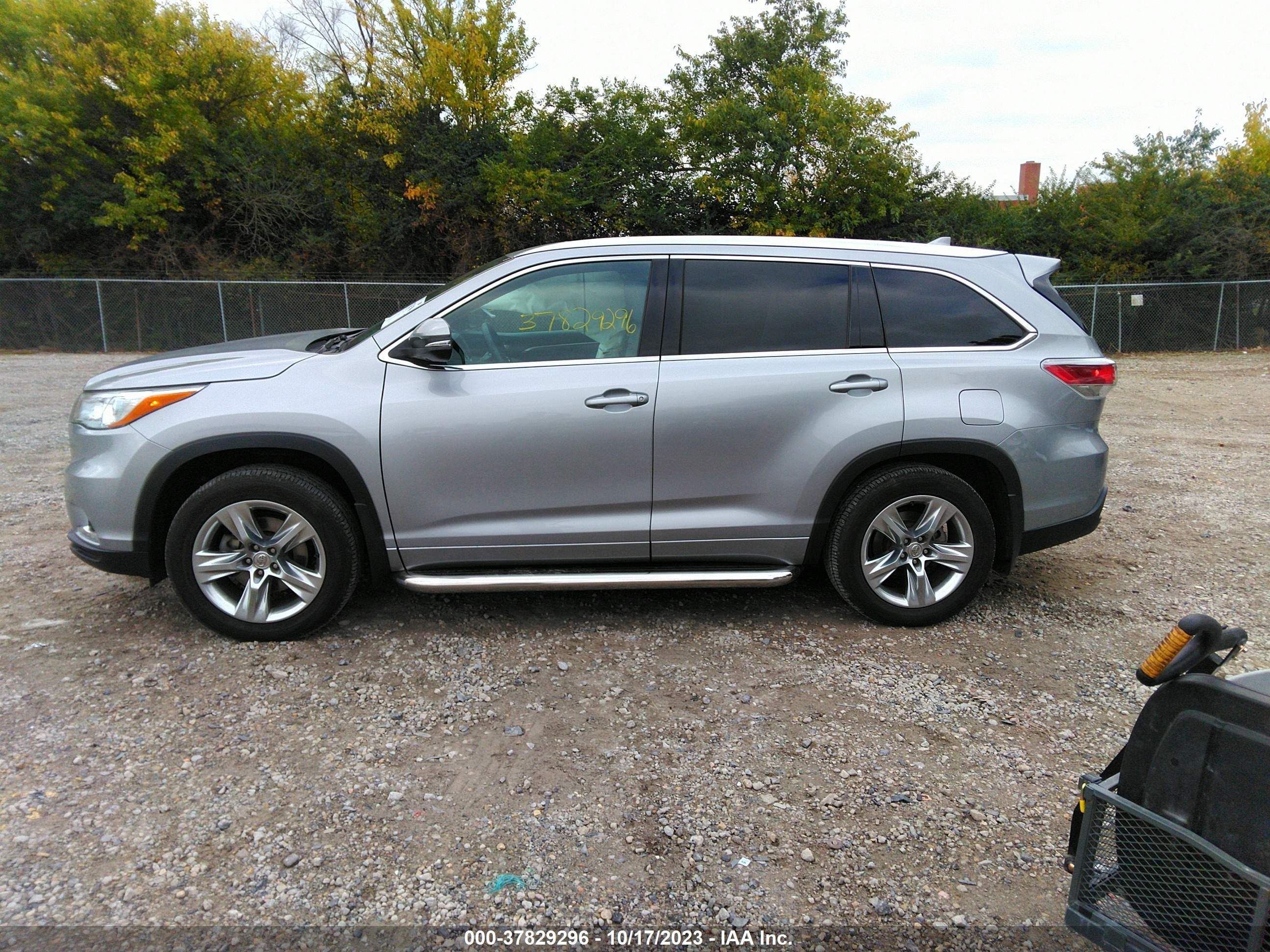 Photo 13 VIN: 5TDDKRFH6ES037751 - TOYOTA HIGHLANDER 