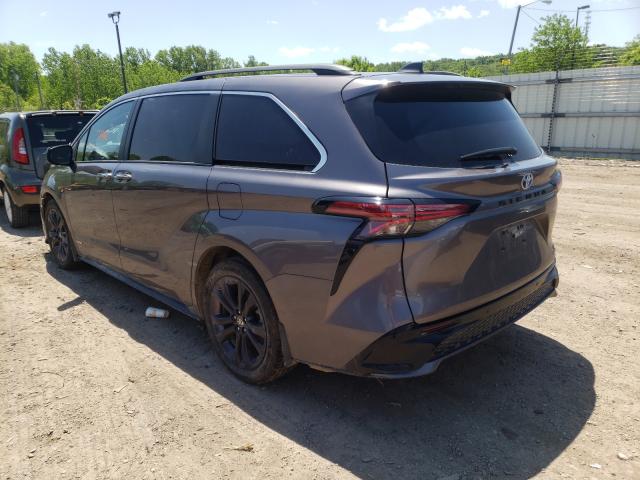 Photo 2 VIN: 5TDDRKEC0MS017857 - TOYOTA SIENNA XSE 