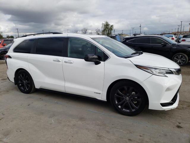 Photo 3 VIN: 5TDDRKEC2MS014989 - TOYOTA SIENNA XSE 