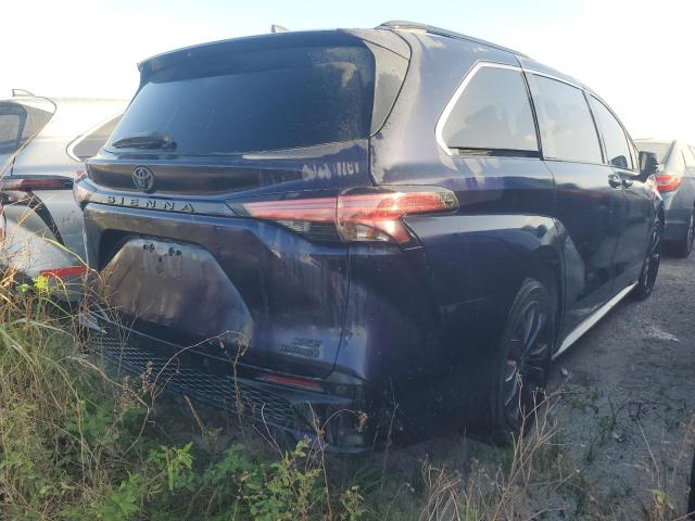 Photo 2 VIN: 5TDDRKEC6NS092936 - TOYOTA SIENNA XSE 