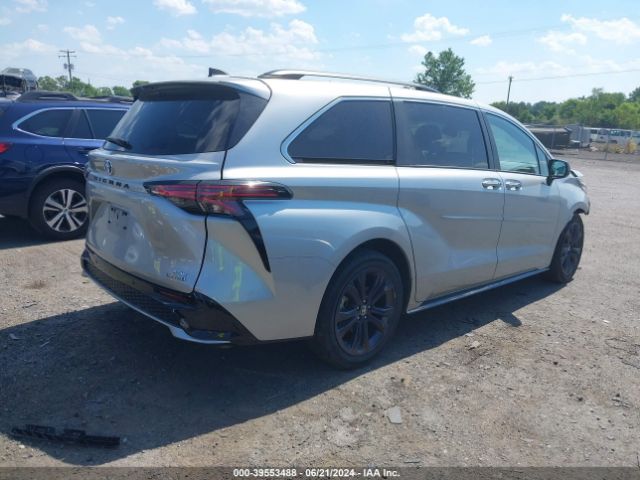 Photo 3 VIN: 5TDDRKEC6NS118841 - TOYOTA SIENNA 