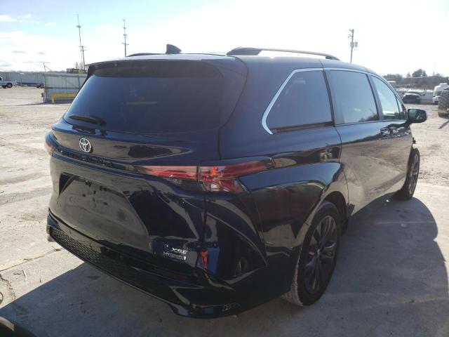 Photo 3 VIN: 5TDDRKEC8MS002877 - TOYOTA SIENNA XSE 